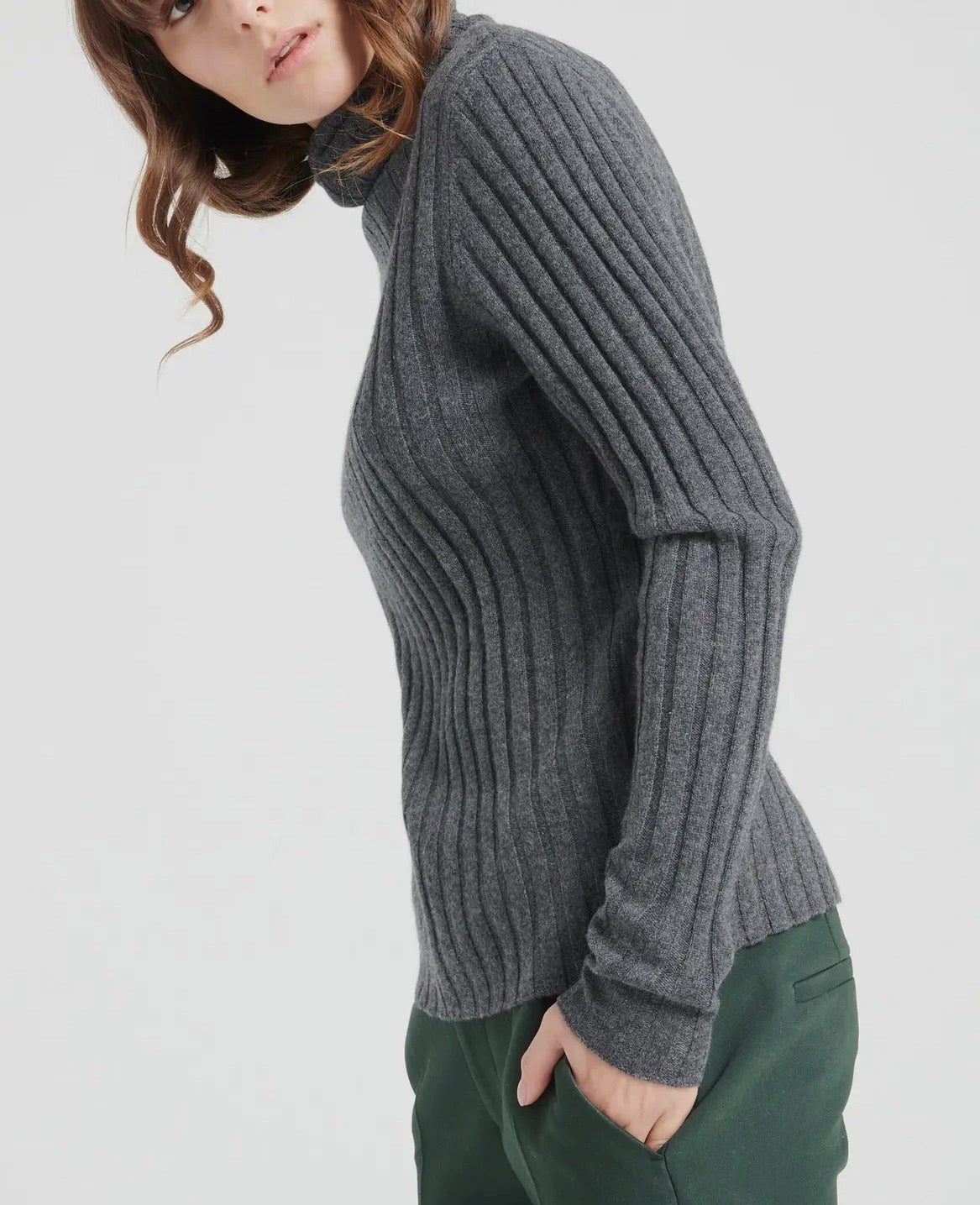 Dolcevita in cashmere grigia