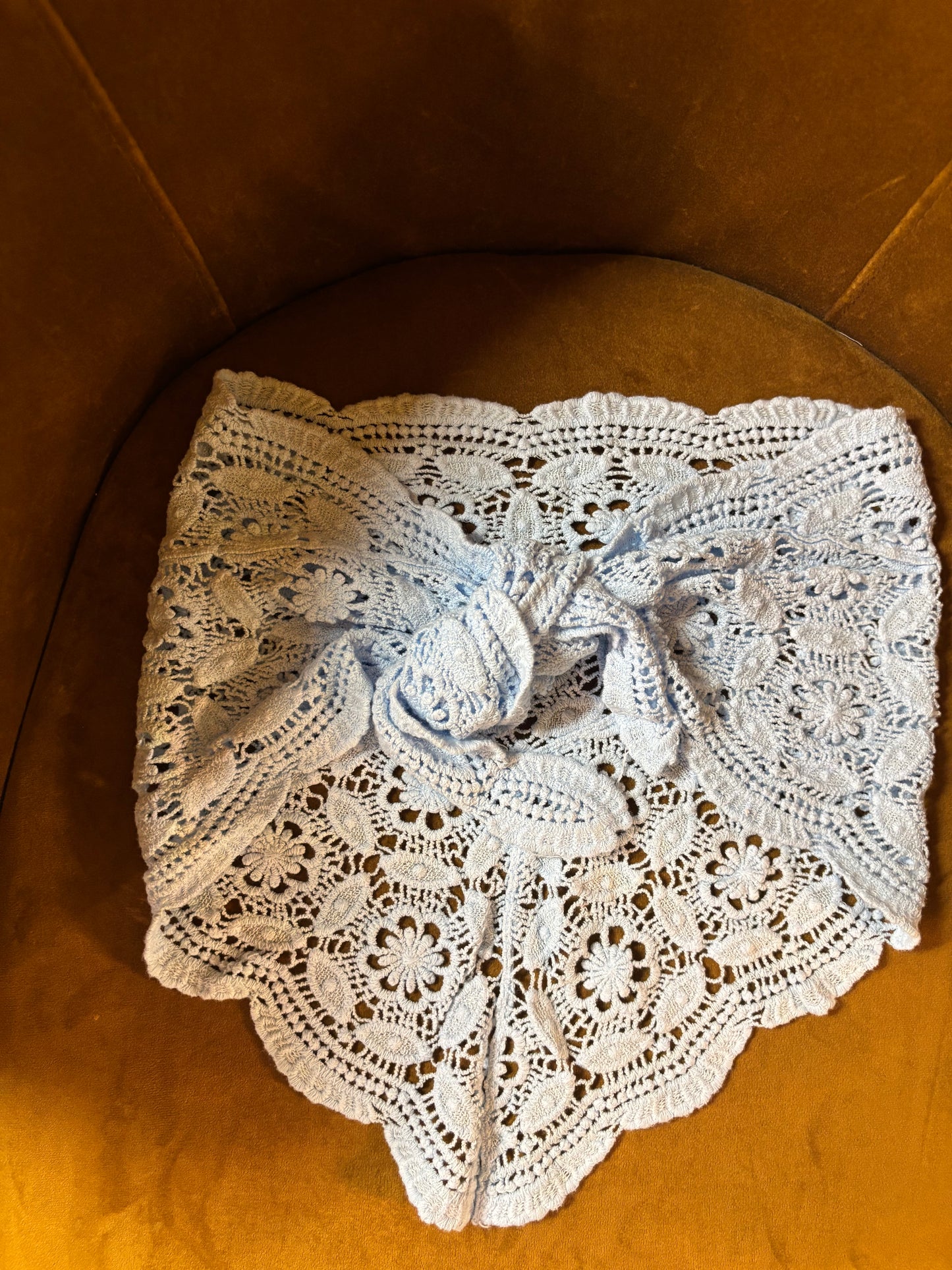 Top bandana all’uncinetto