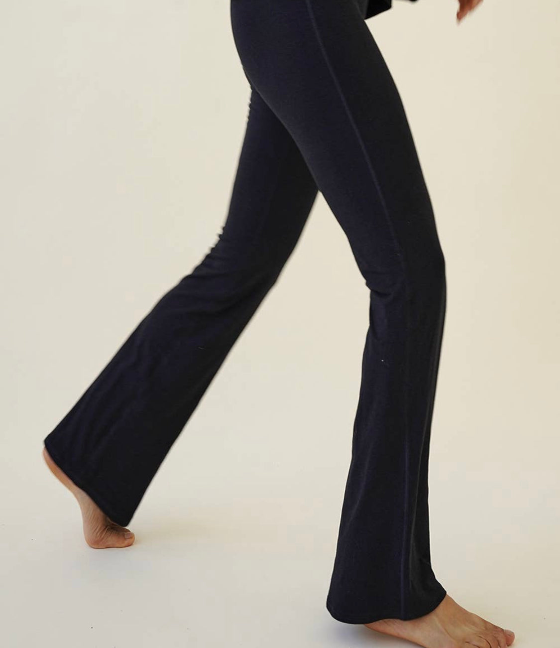 Pantalone svasato in bambù