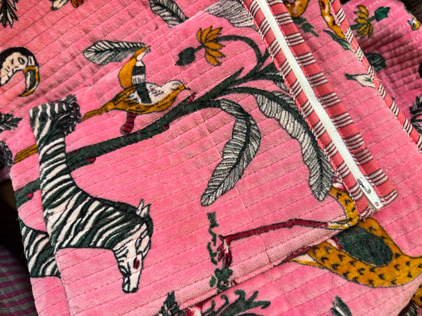 Borsa porta tappetino in velluto jungle rosa