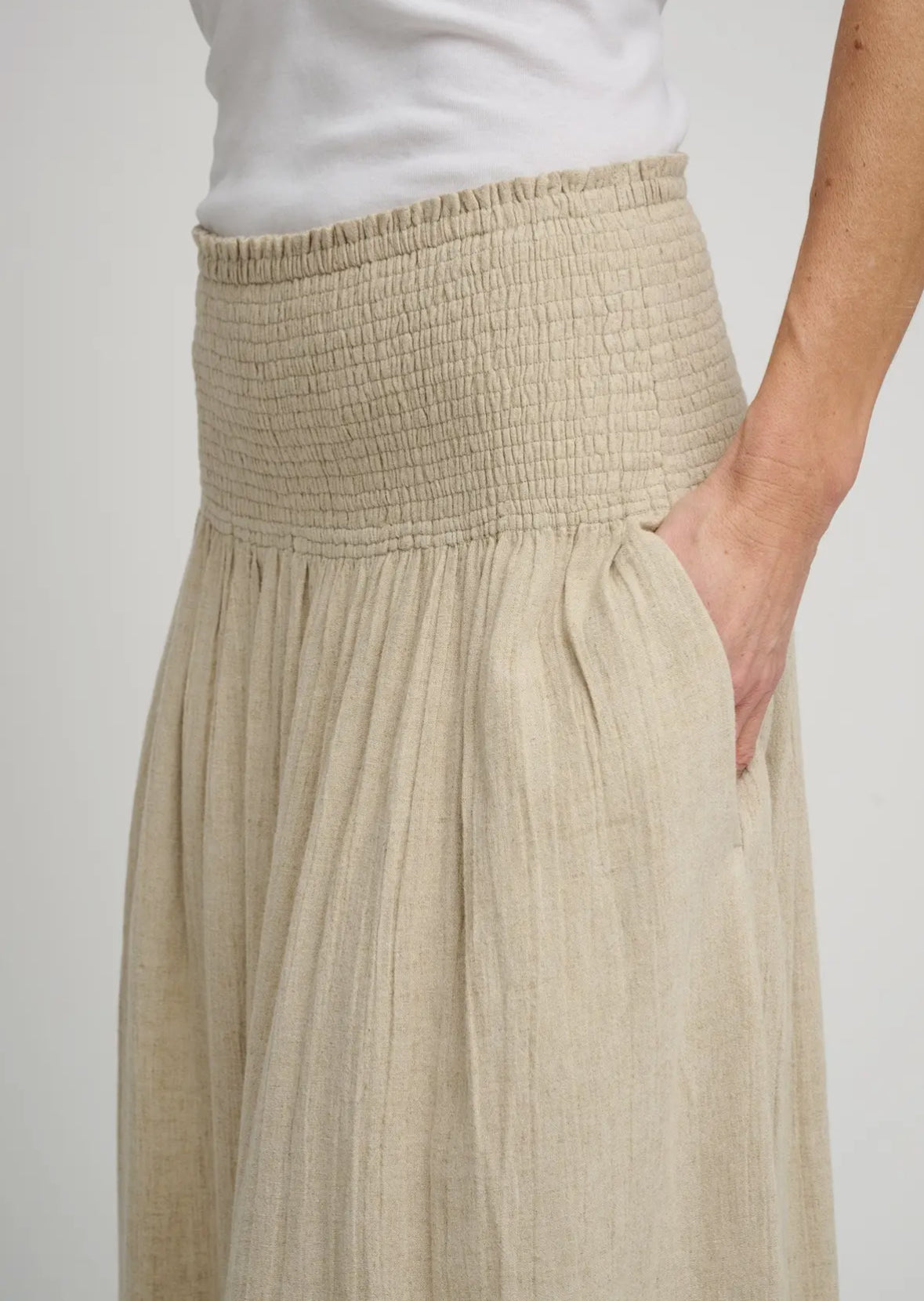 Gonna in lino con tasche