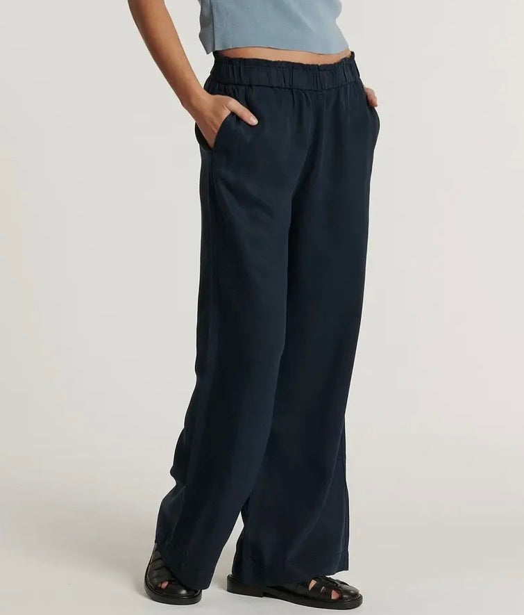 Pantaloni morbidi in tencel blu