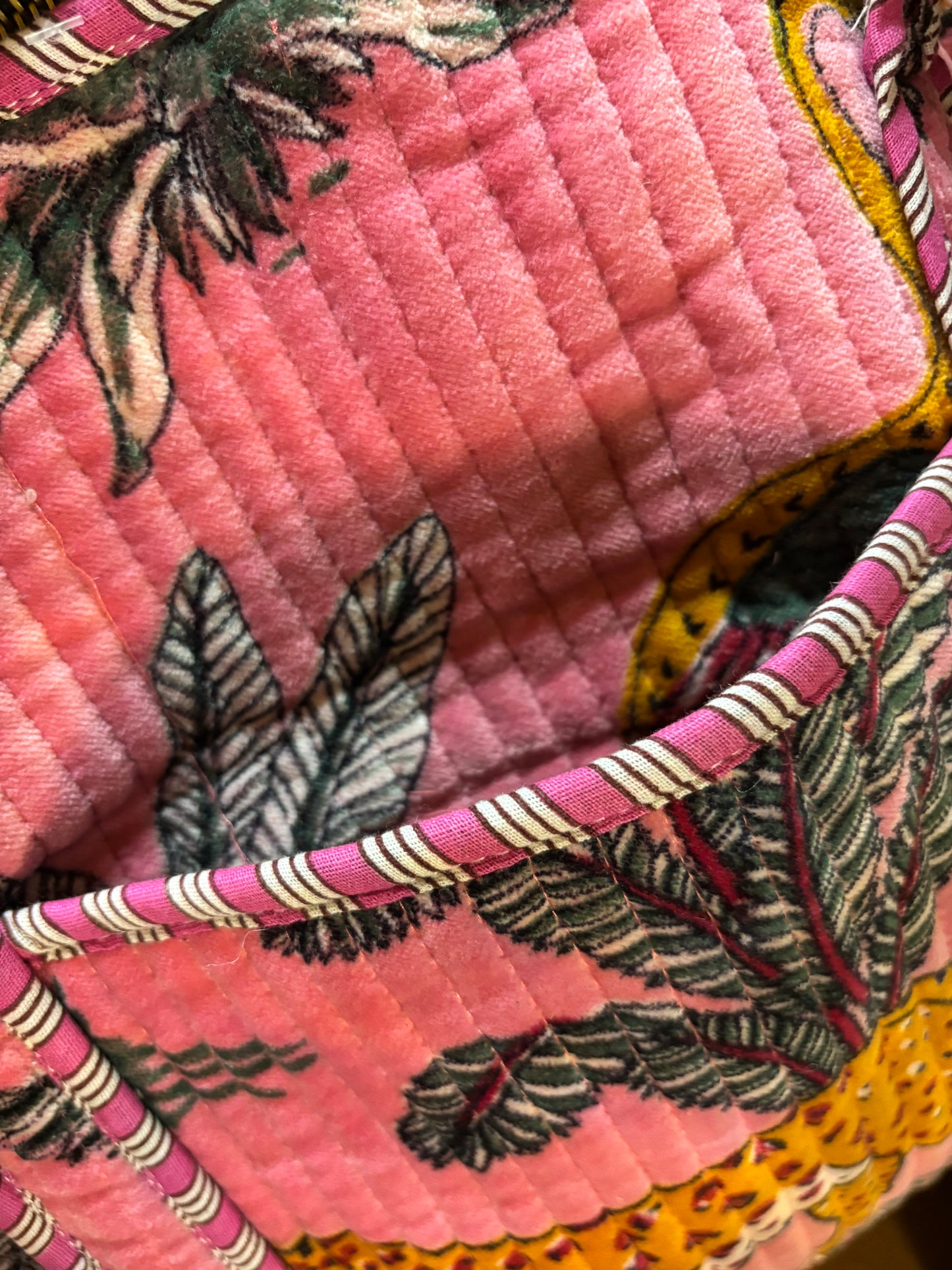 Borsa Weekender in velluto jungle rosa