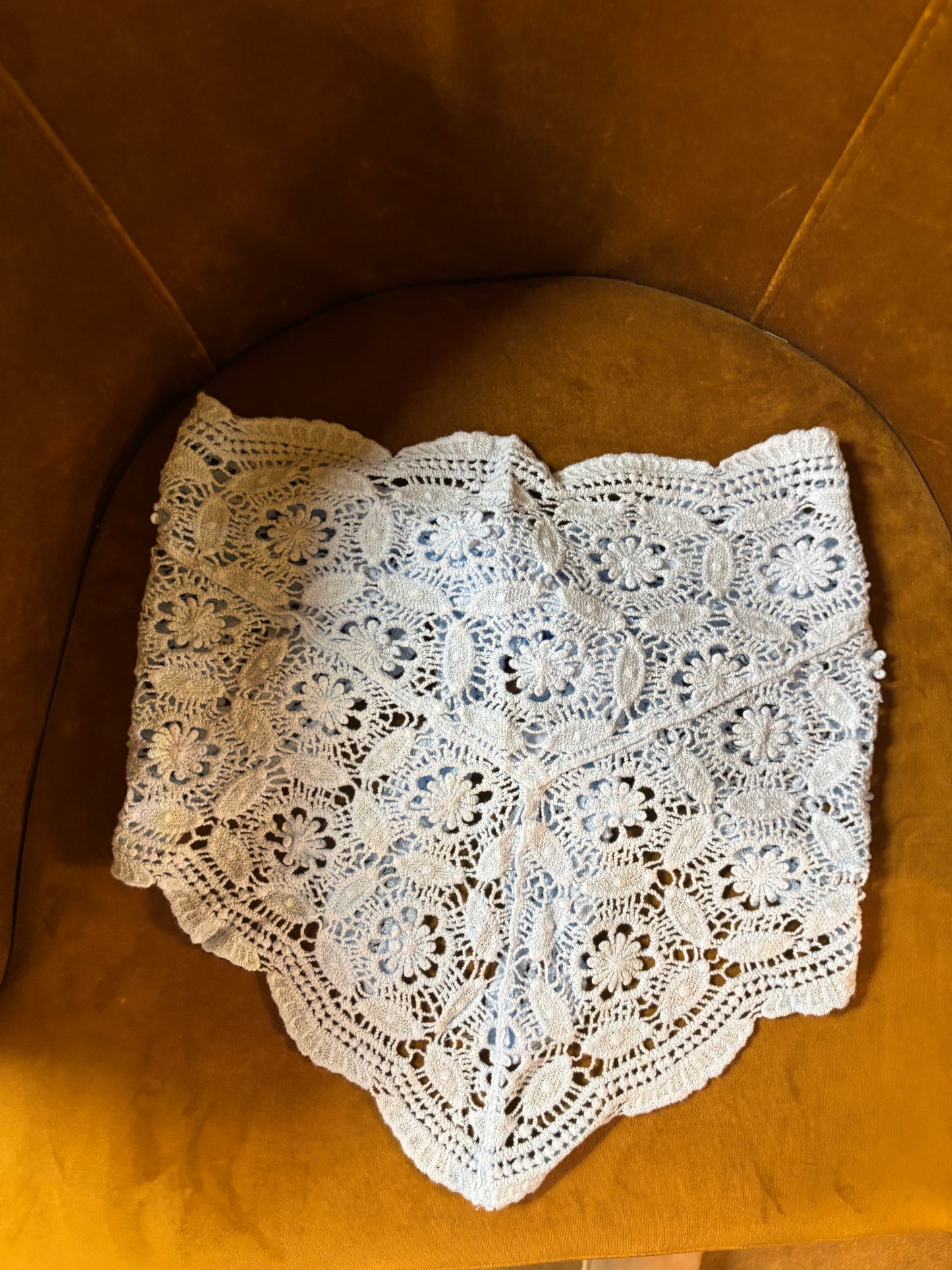 Top bandana all’uncinetto