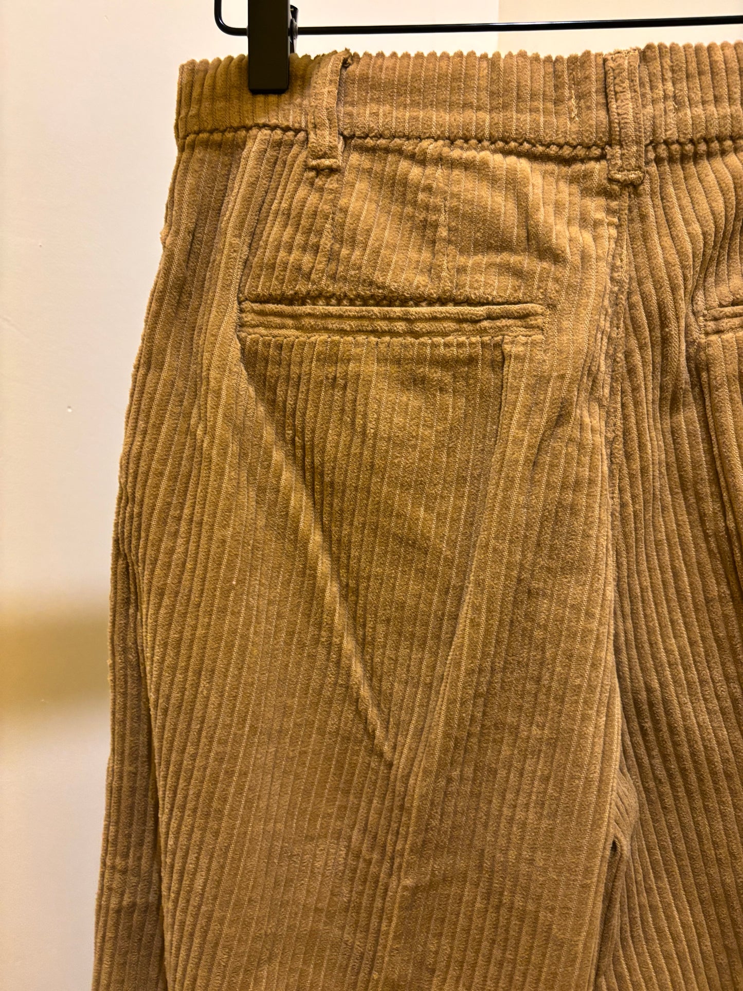 Pantaloni in velluto cammello
