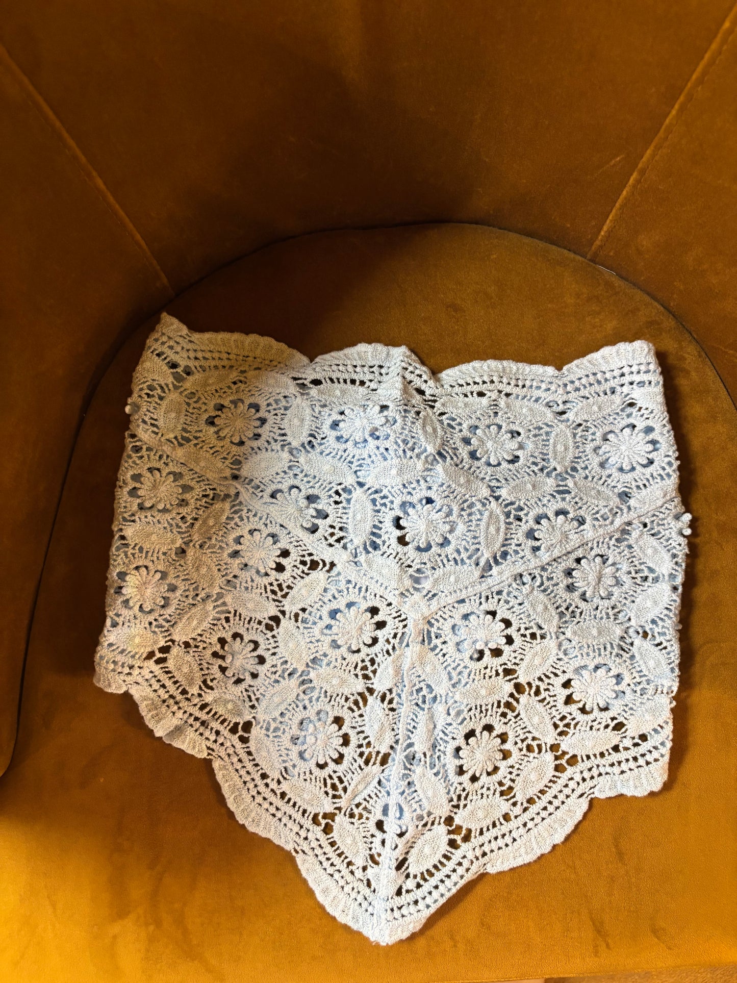Top bandana all’uncinetto