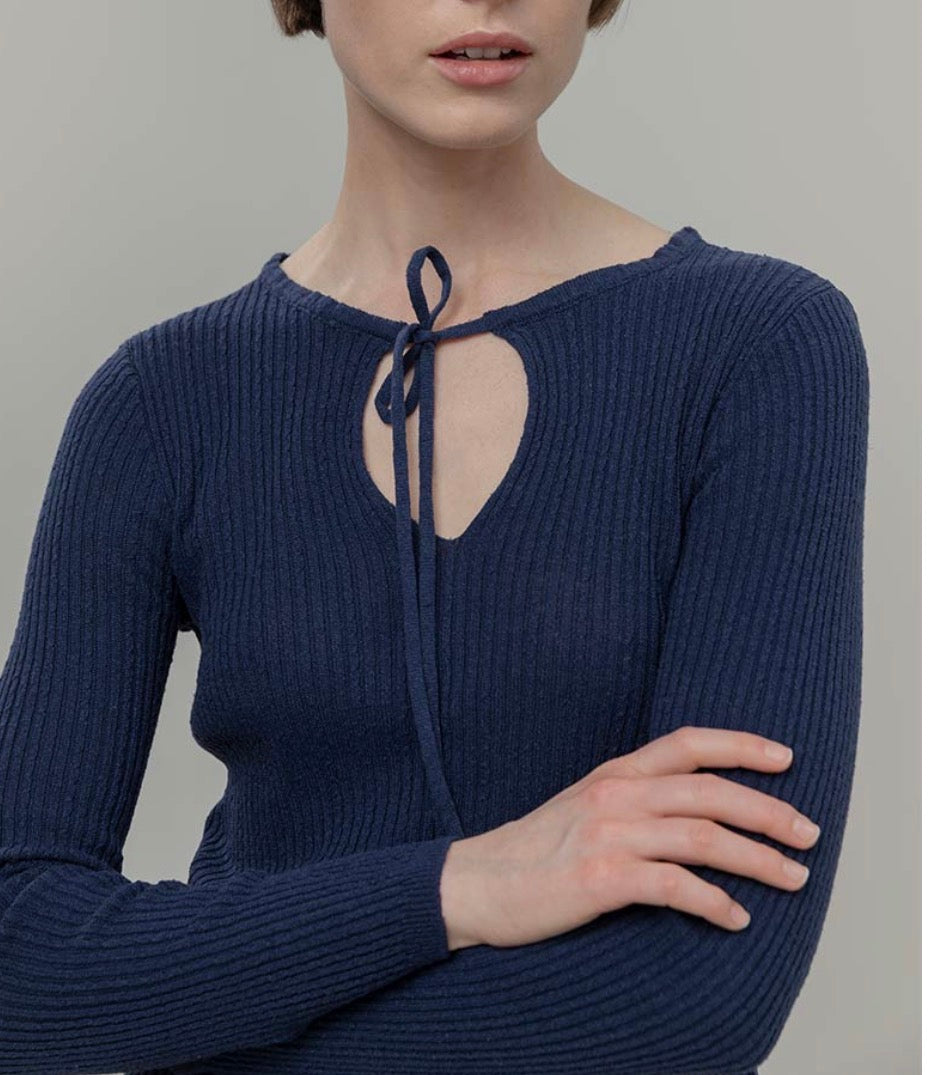 Maglia blu in seta rigenerata Rifò