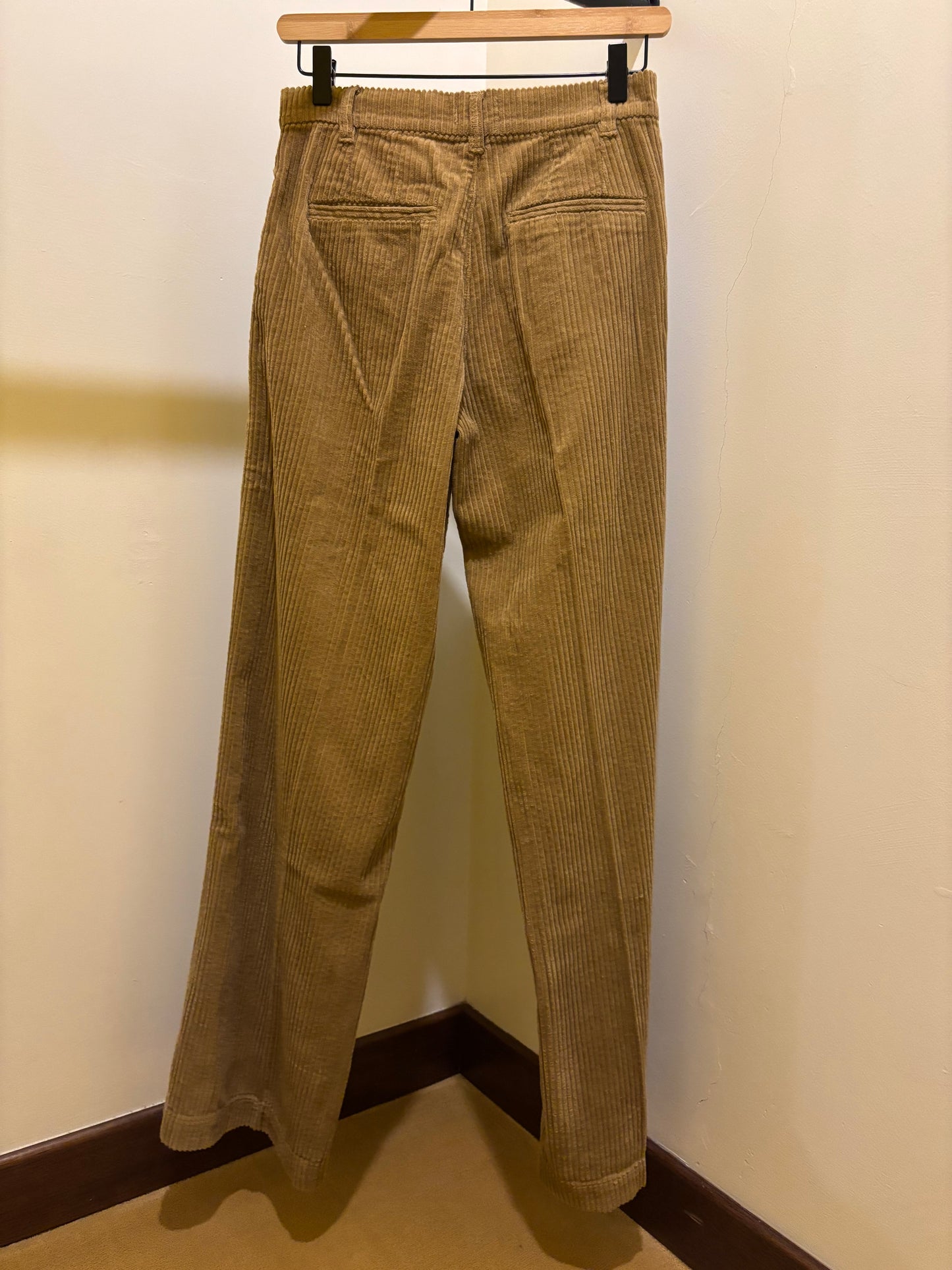 Pantaloni in velluto cammello