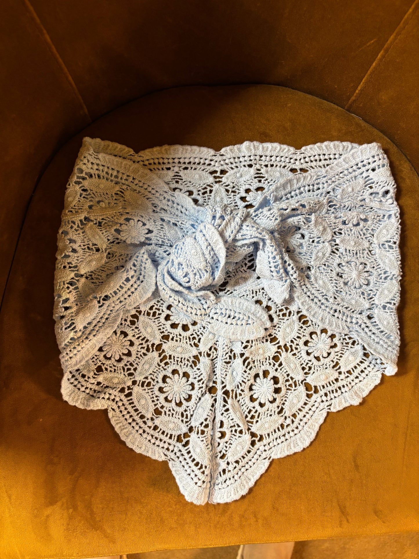 Top bandana all’uncinetto