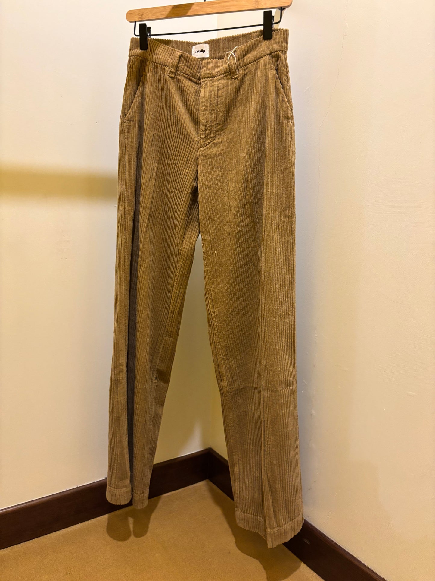 Pantaloni in velluto cammello