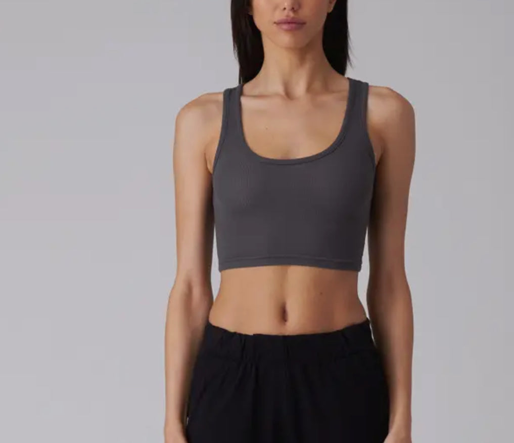 Top costine in modal