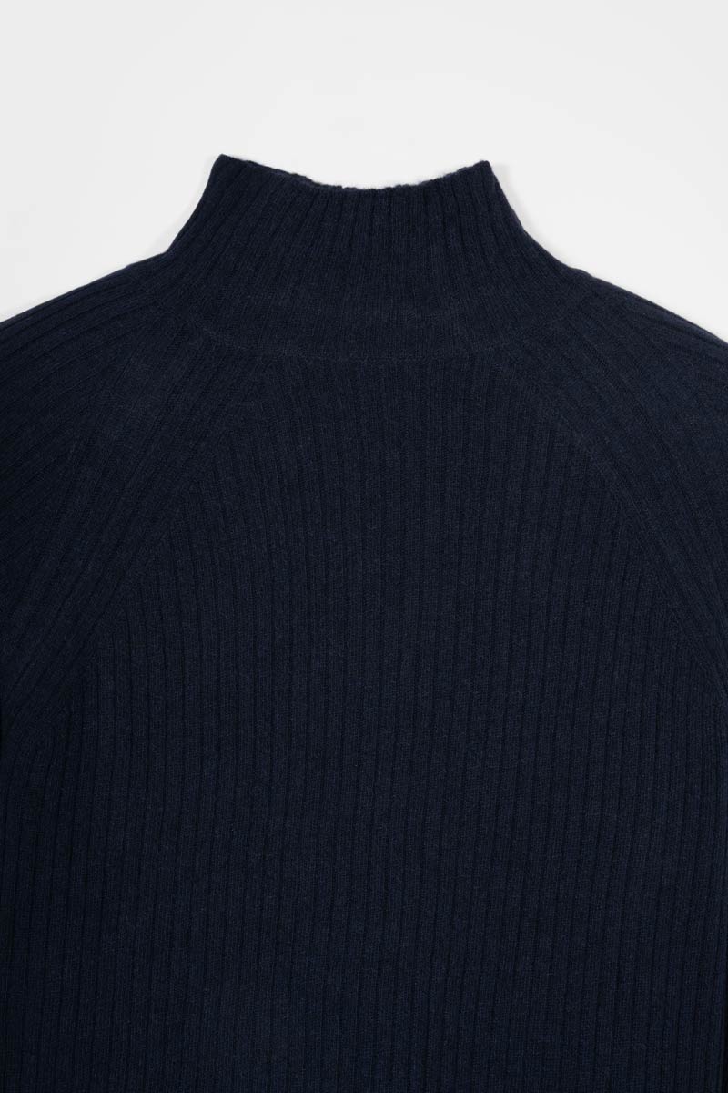 Maglia collo alto in cashmere rigenerato – Blu RIFÒ