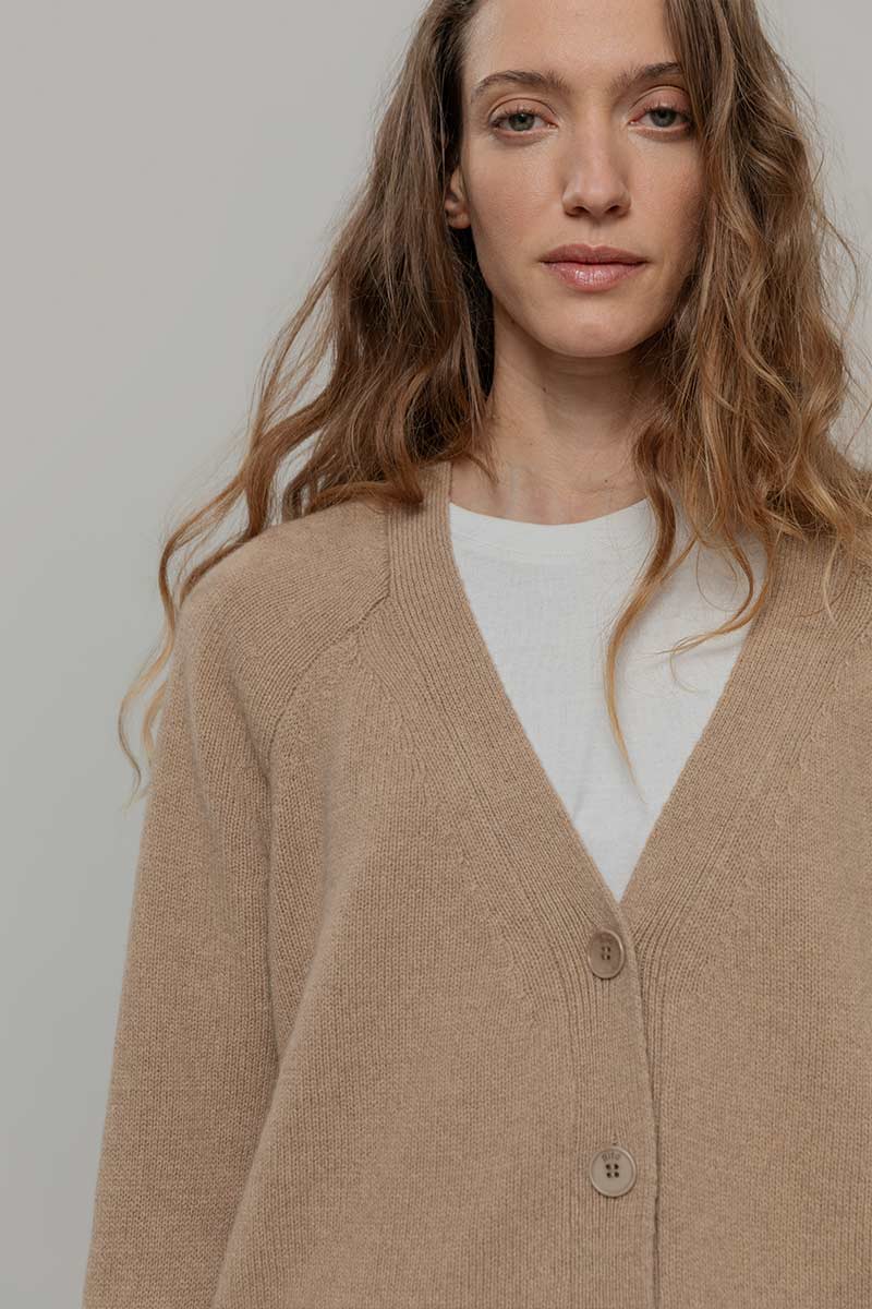 Cardigan corto in cashmere rigenerato – Beige RIFÒ