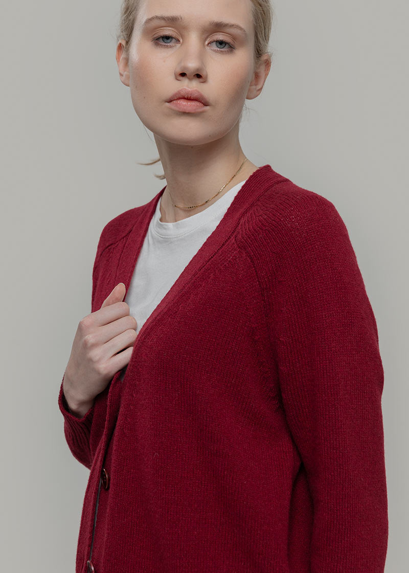 Cardigan corto in cashmere rigenerato – Vinaccia