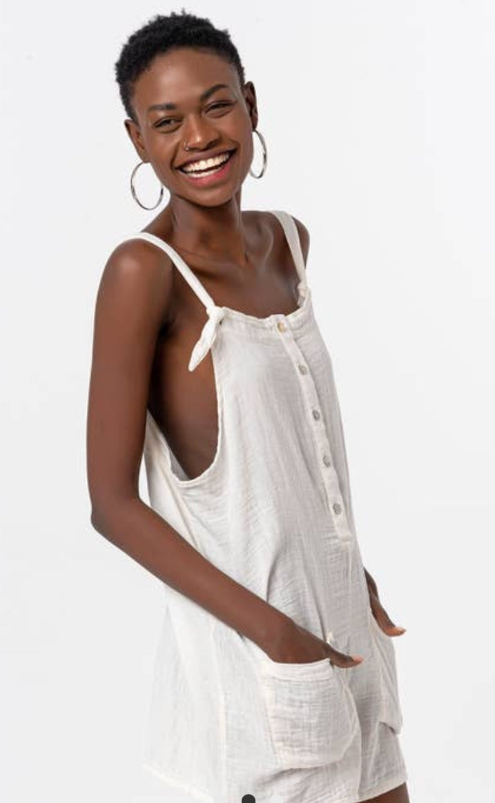 Tutina BLANCA corta beige.