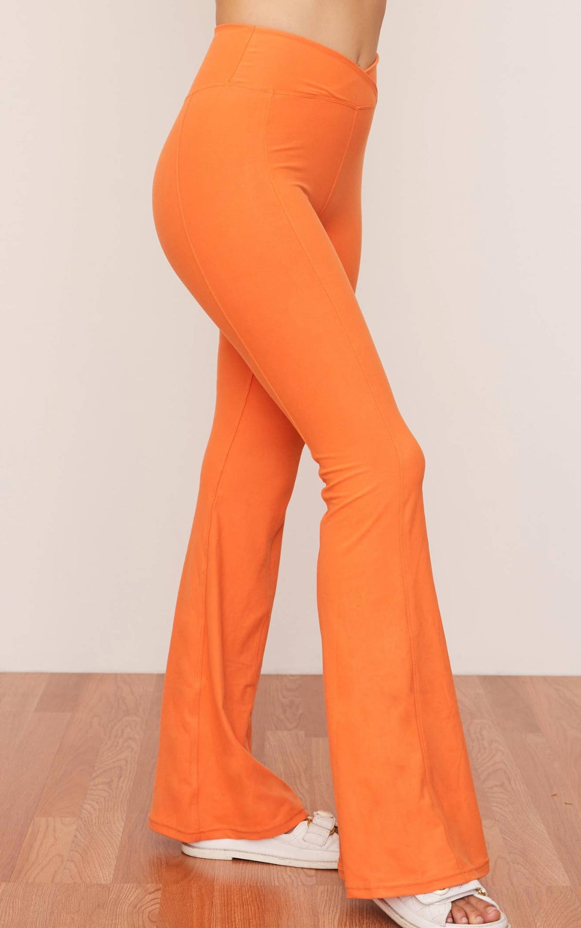 Pantalone flare WOLVEN ( + colori)