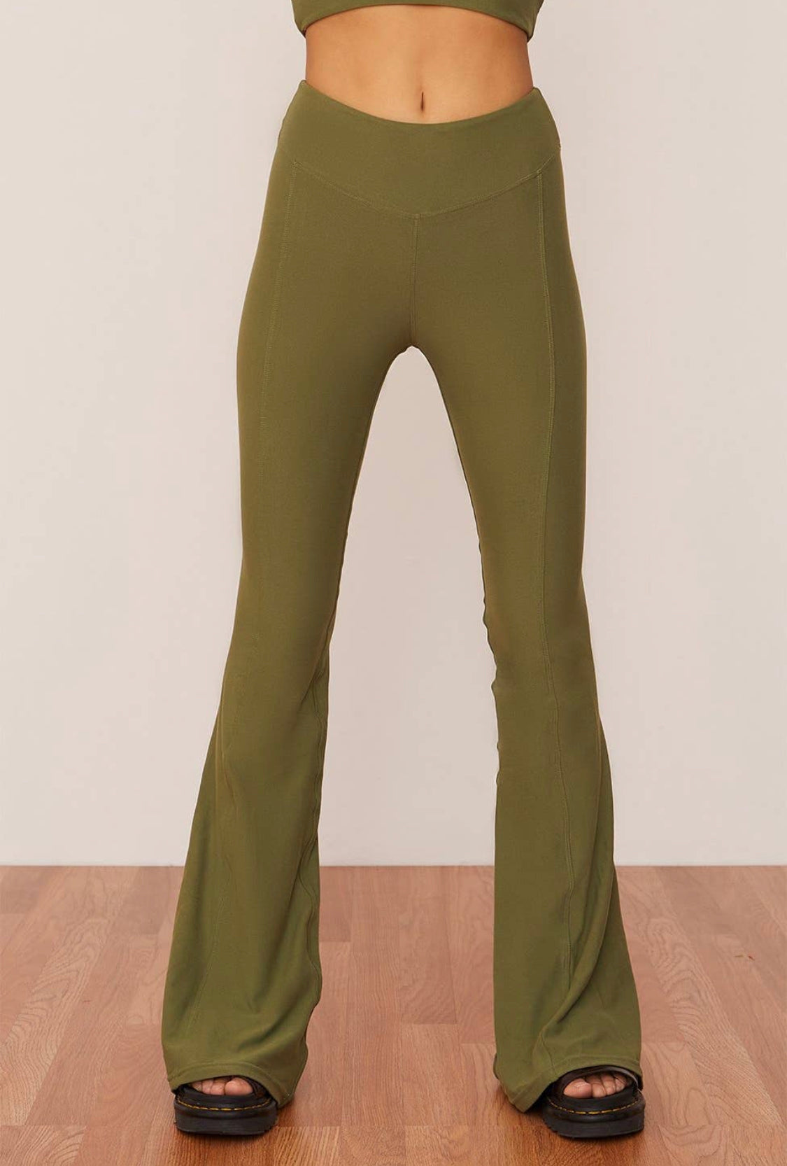 Pantaloni svasati WOLVEN