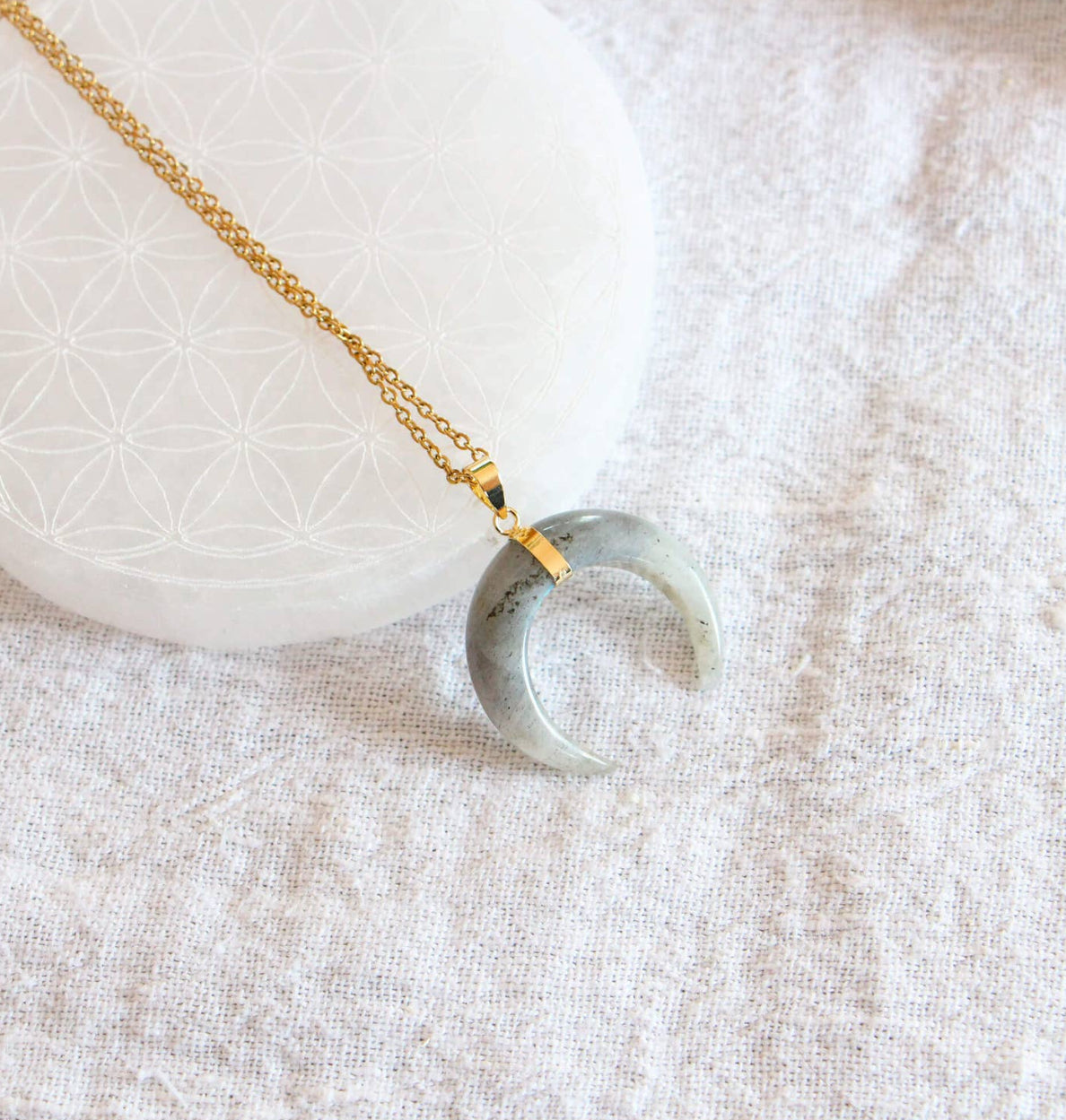 Collana con LUNA