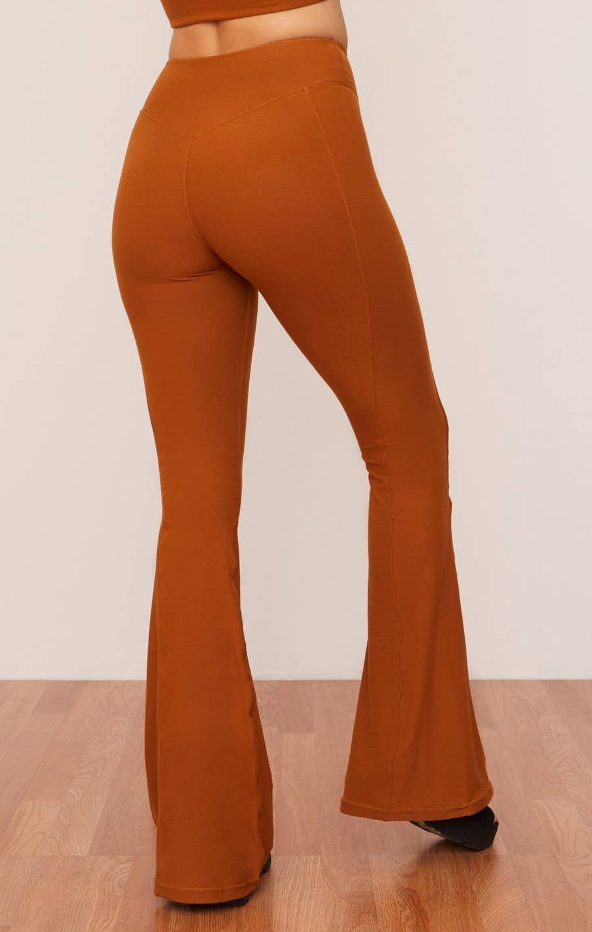 Pantalone flare WOLVEN ( + colori)