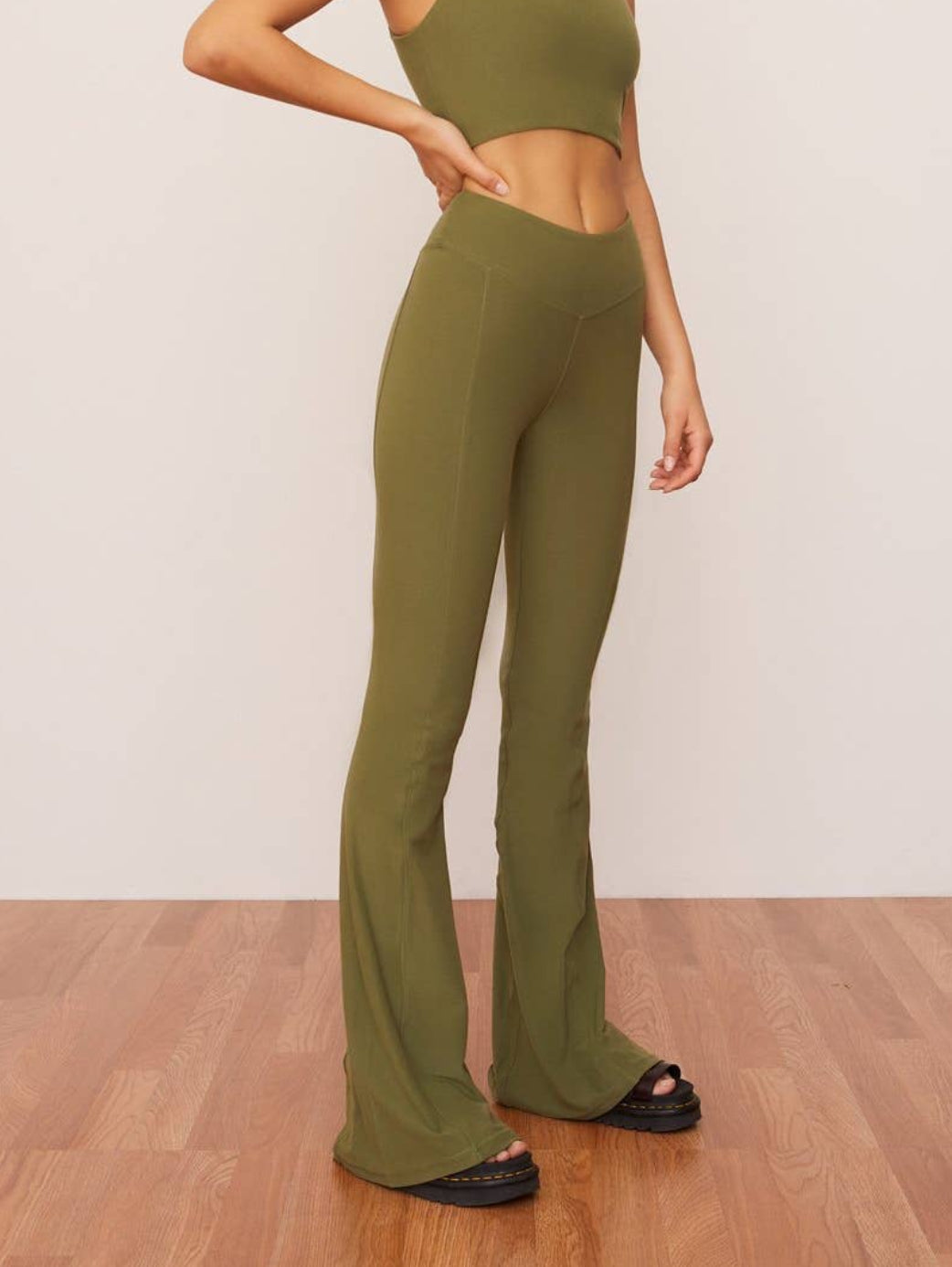 Pantalone flare WOLVEN ( + colori)